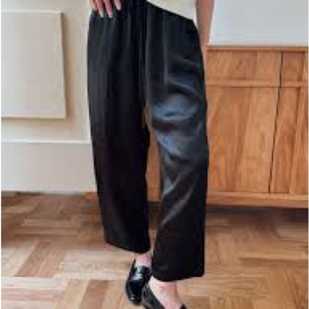 Aritzia Black Wide-Leg Trousers